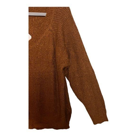 Day‎ to Day Blu Pepper Chocolate Brown V-Neck Sweater Size M NWT - Picture 4 of 8